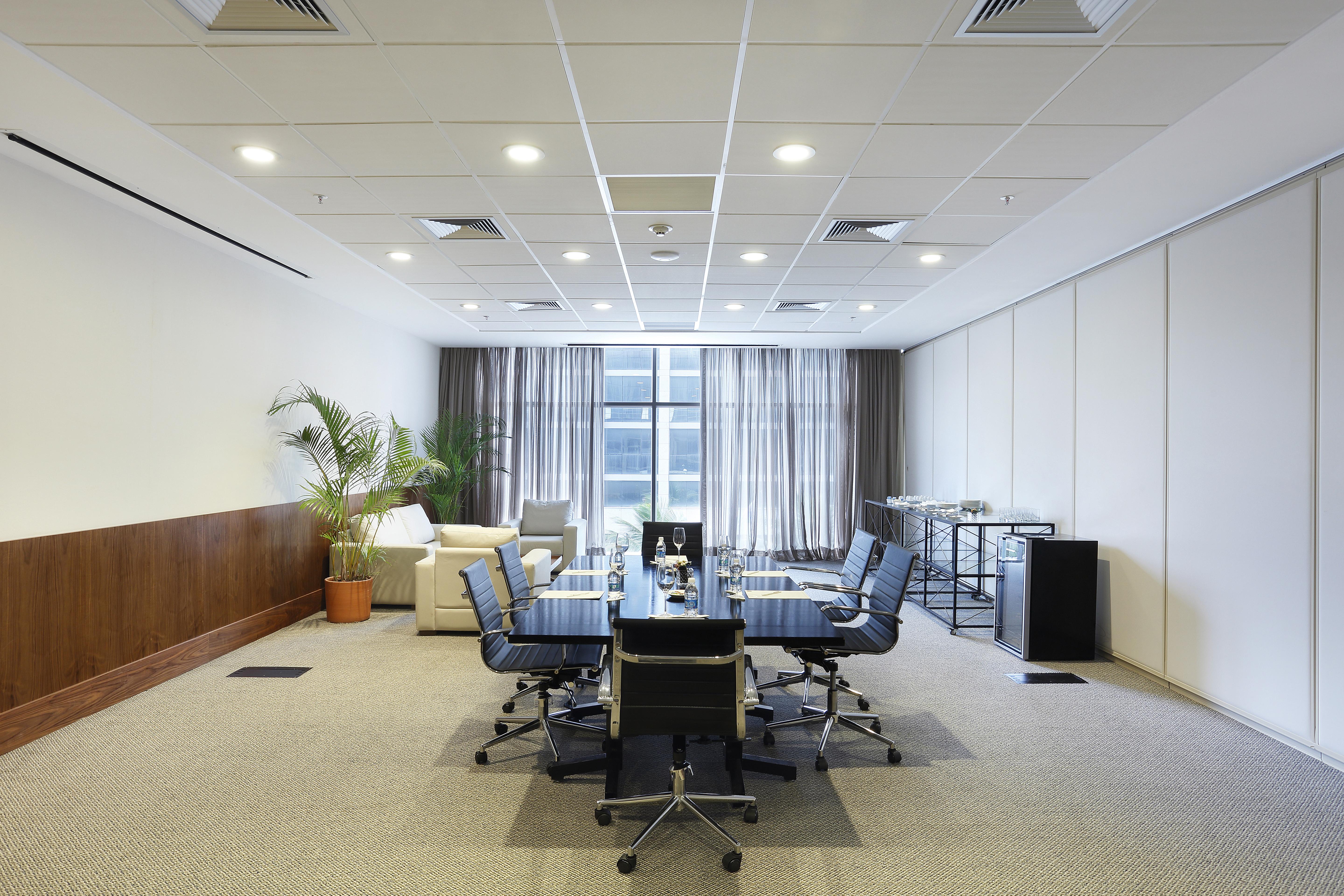 Windsor Marapendi Hotel Rio de Janeiro Ngoại thất bức ảnh A meeting room at the headquarters of the International Centre for Integrated Assessment and Sustainable Development (ICTA) in Bonn, Germany.